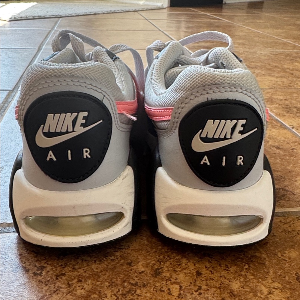 Girls Nike Air Max Sneakers with Gray and Pink Highlights size 4.5 - Picture 3 of 4
